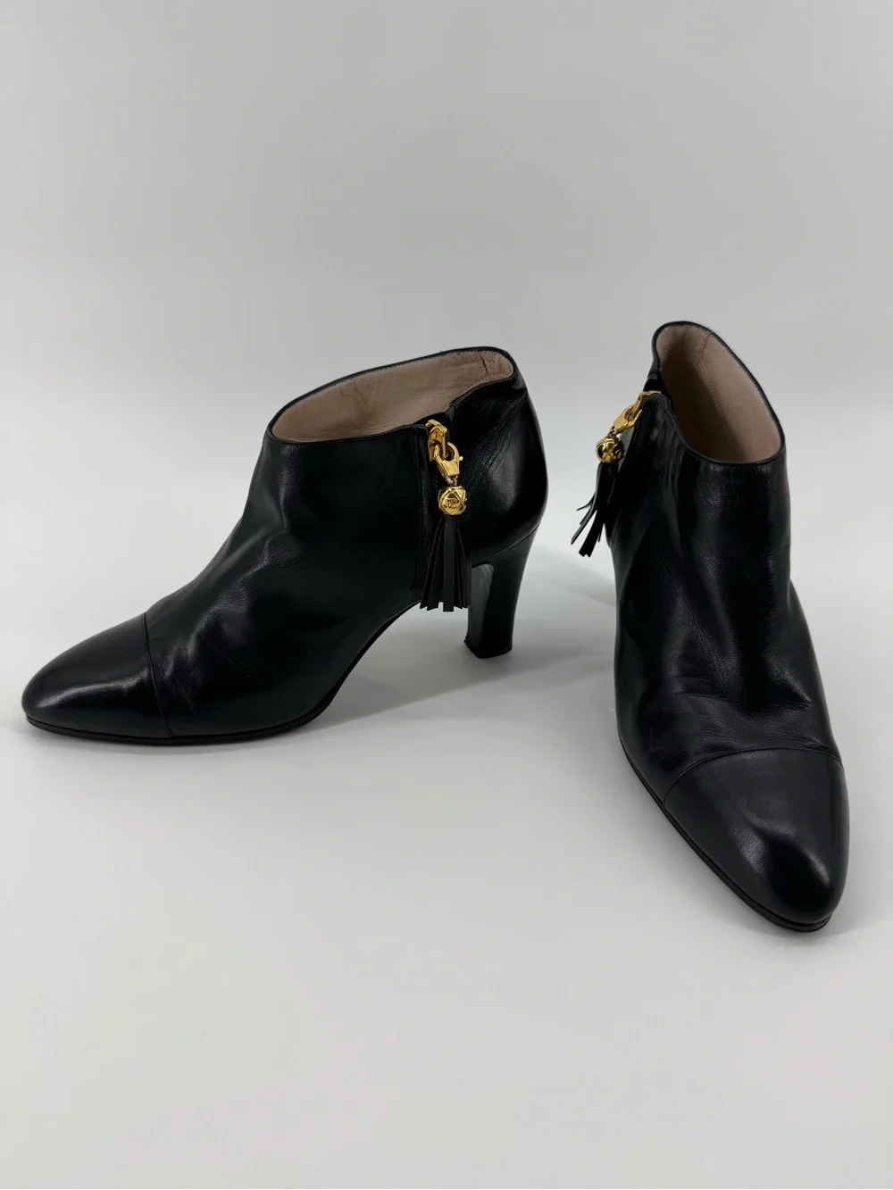 Vintage CHANEL Black CapToe Lamb Leather Ankle Bootie Zipper Tassle Sz 35.5